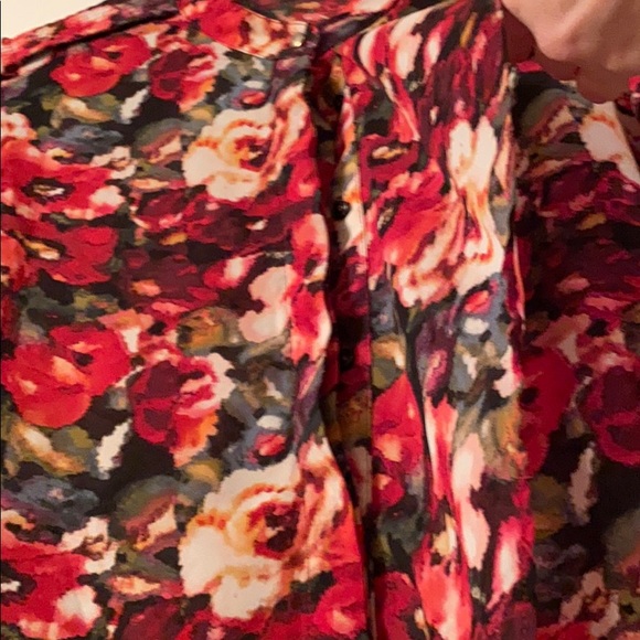Beautiful Forever 21 floral blouse - Picture 7 of 10